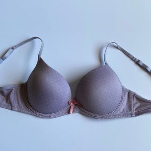 Light purple bra. Size 34B.